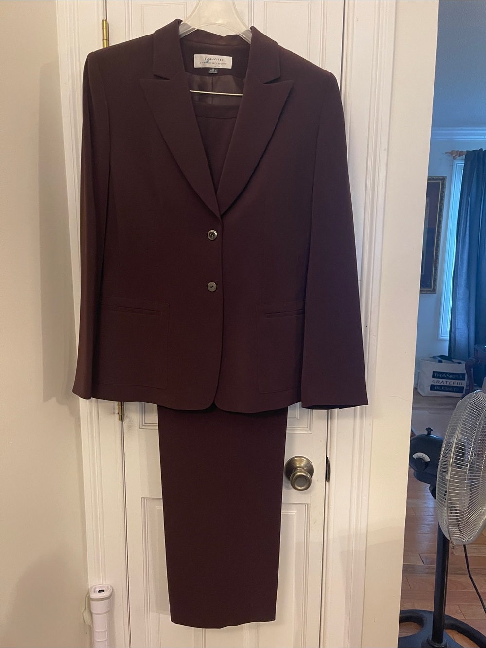 Vintage Tahari Women's 2-Piece Pant Suit - Deep Burgundy / Maroon - Size 10